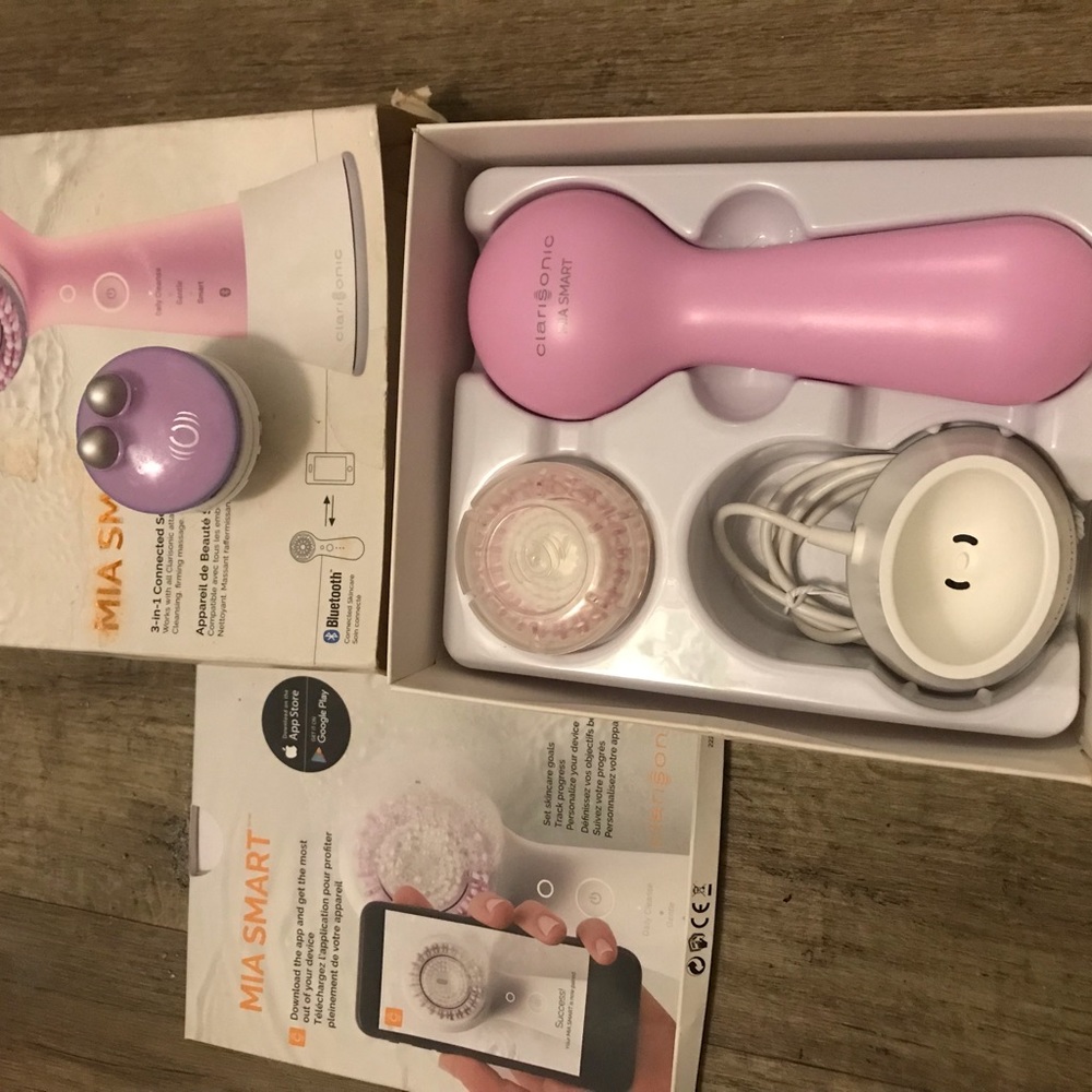 Clarisonic Mia Smart 3-in1 Bluetooth facial brush